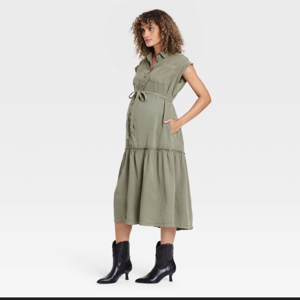 💕NWT Isabel Maternity by Ingrid & Isabel Green Tiered Ruffled Maxi Dress